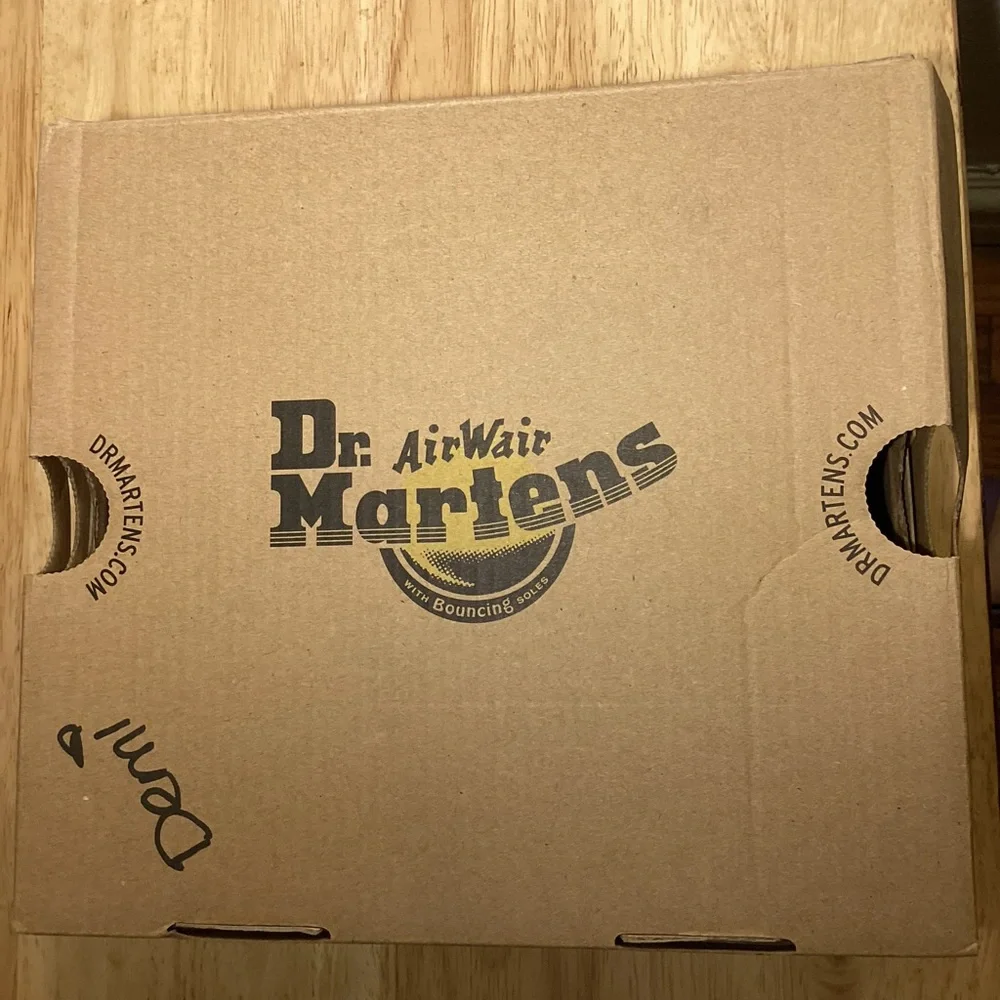 Dr. Martens Child Black Floral Combat Boots sz 11 in box - Picture 3 of 11